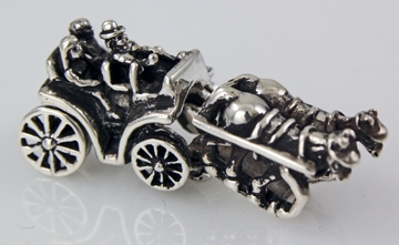 13538-Horse and Carriage Bead - Romantic Ride in 30mm